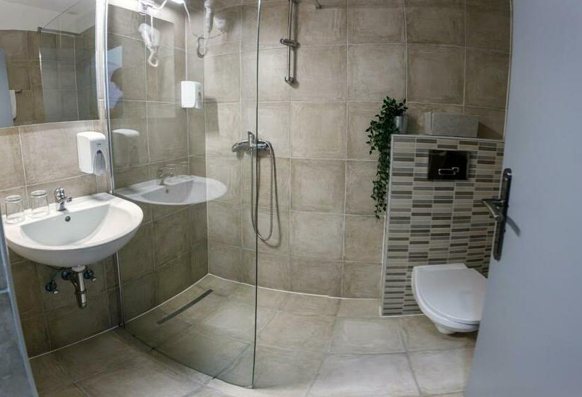 스탠다드 룸, árnyas Panzió Gödöllő