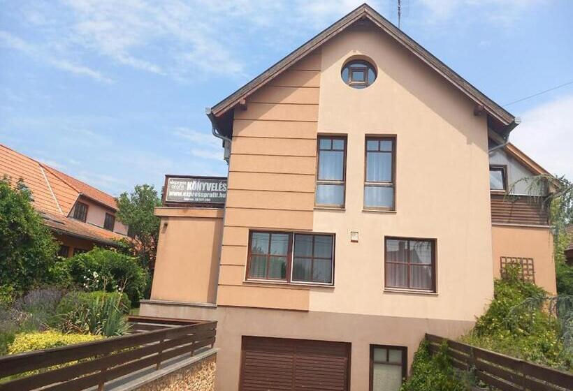 샬레, árnyas Panzió Gödöllő