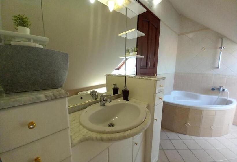 샬레, árnyas Panzió Gödöllő