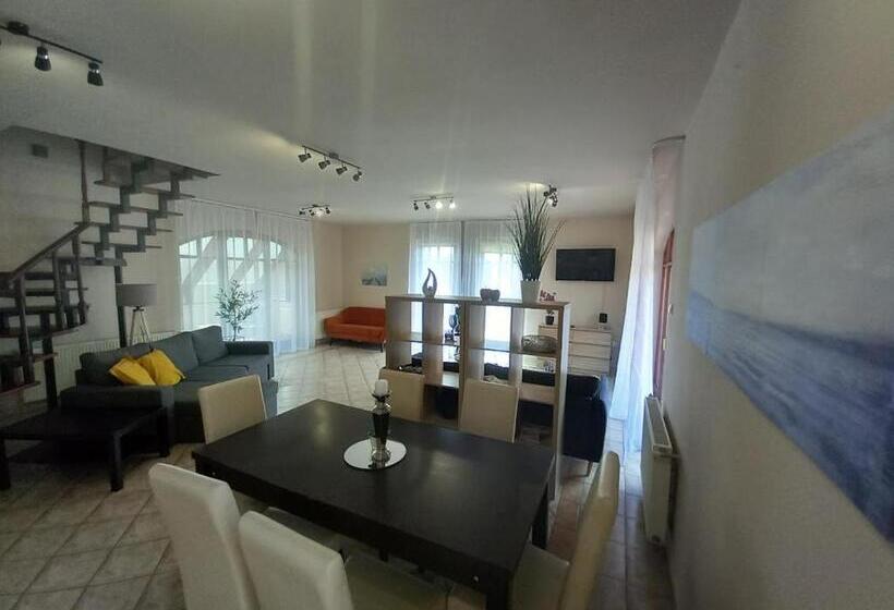 샬레, árnyas Panzió Gödöllő