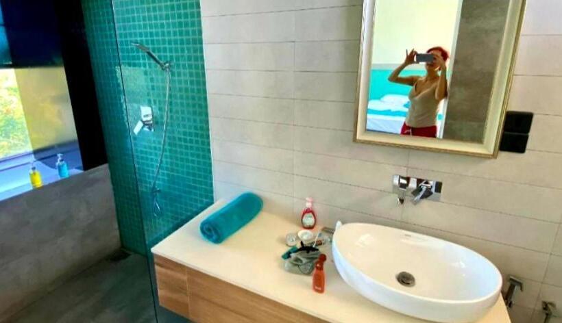 غرفة قياسية مطلة على الجبل, X Mirissa