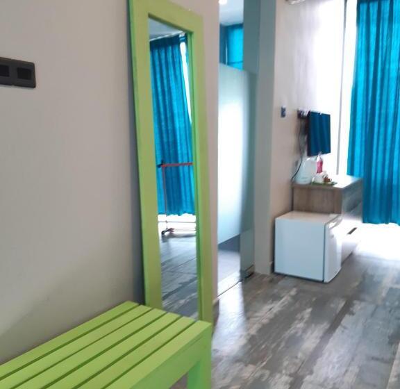 غرفة ديلوكس مطلّة علي البحر مزوَّدة بشُرفة, X Mirissa