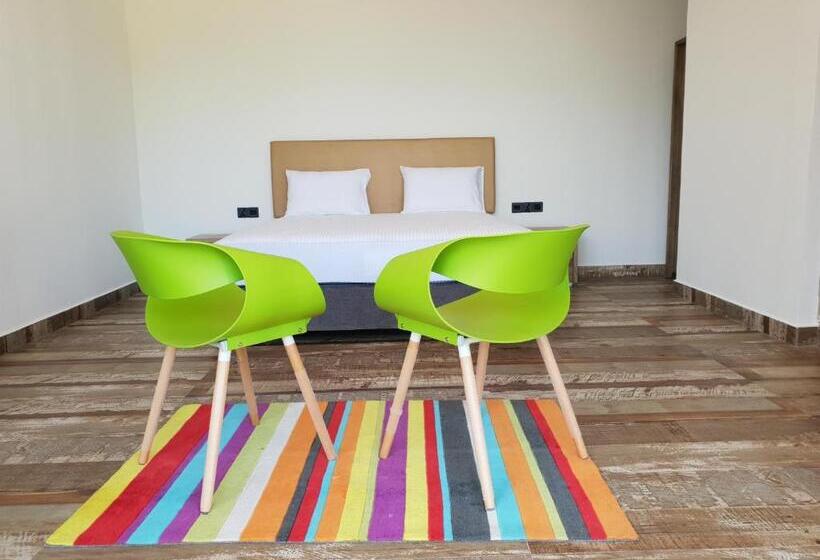 غرفة قياسية, X Mirissa