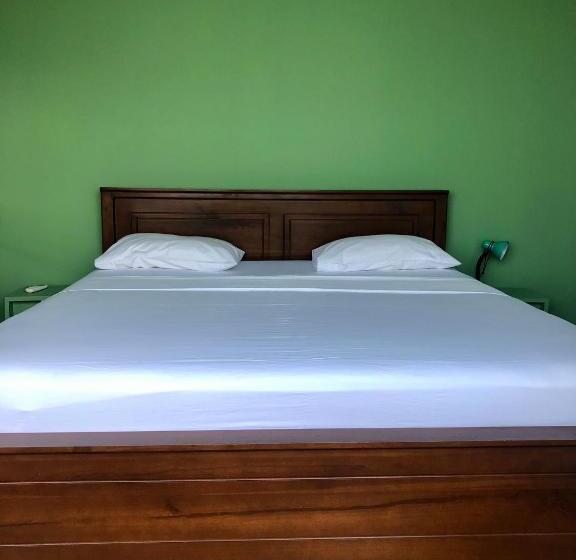 جناح عائلي, X Mirissa