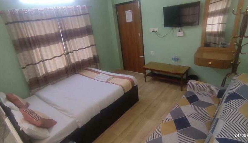 اتاق استاندارد یک نفره, Pokhara Paradise