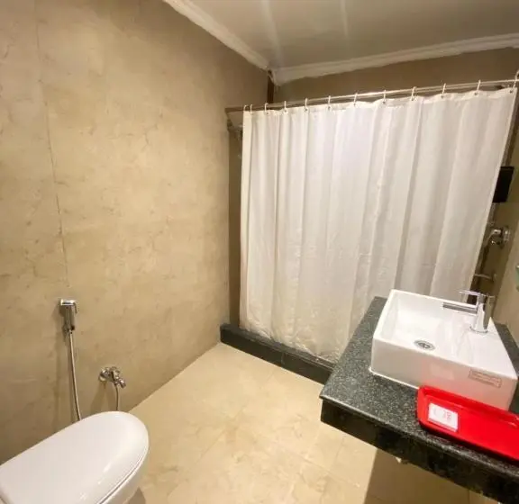 エクゼクティブスイート, Status Business Hotel   Naveen Market