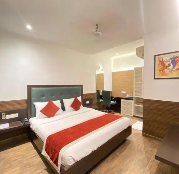エクゼクティブスイート, Status Business Hotel   Naveen Market