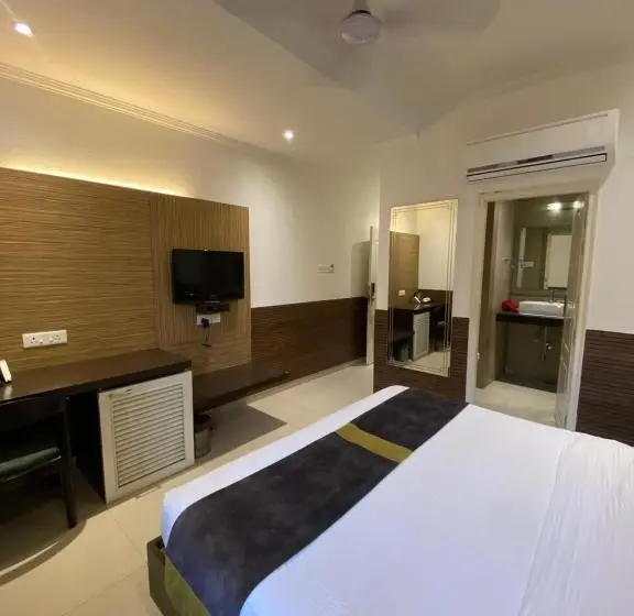 スーペリアールーム, Status Business Hotel   Naveen Market
