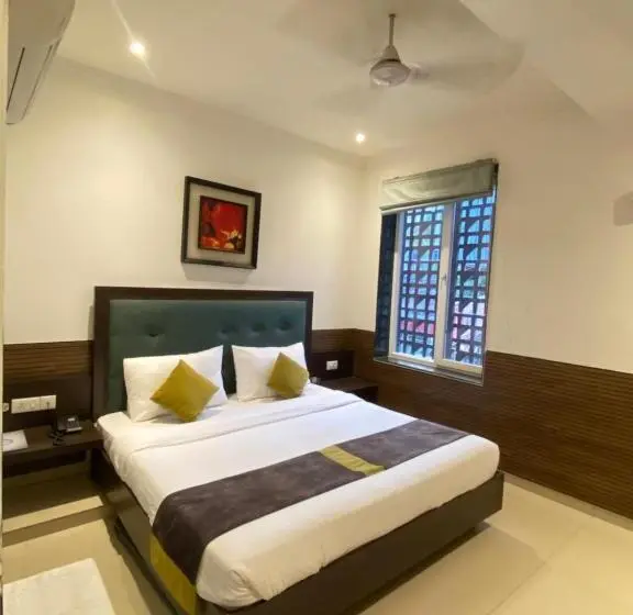 スーペリアールーム, Status Business Hotel   Naveen Market