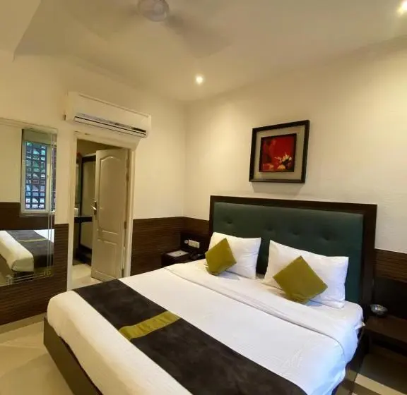 スーペリアールーム, Status Business Hotel   Naveen Market