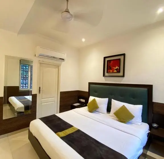 スーペリアールーム, Status Business Hotel   Naveen Market