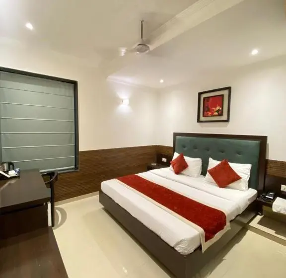 スーペリアールーム, Status Business Hotel   Naveen Market
