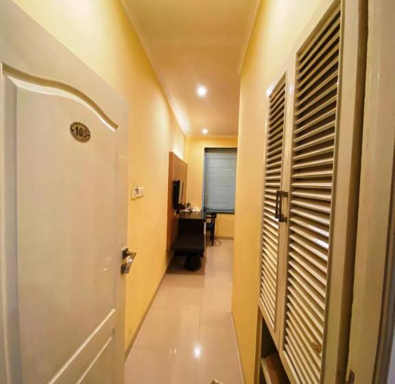 スーペリアールーム, Status Business