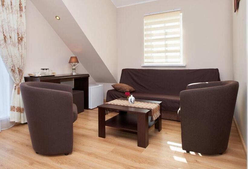 اتاق استاندارد چهار تخته, Trakaitis Apartments In Villa