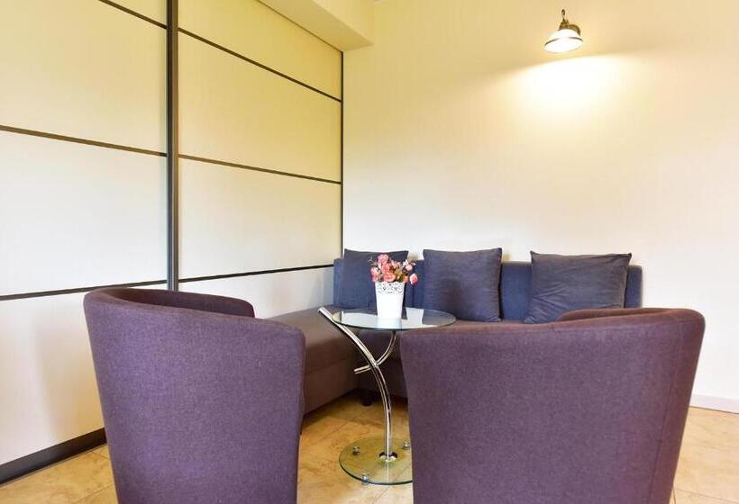 اتاق استاندارد چهار تخته, Trakaitis Apartments In Villa