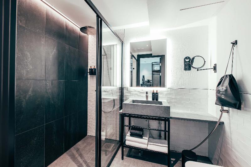 Pokój Standard, Baltaci U Nahonu