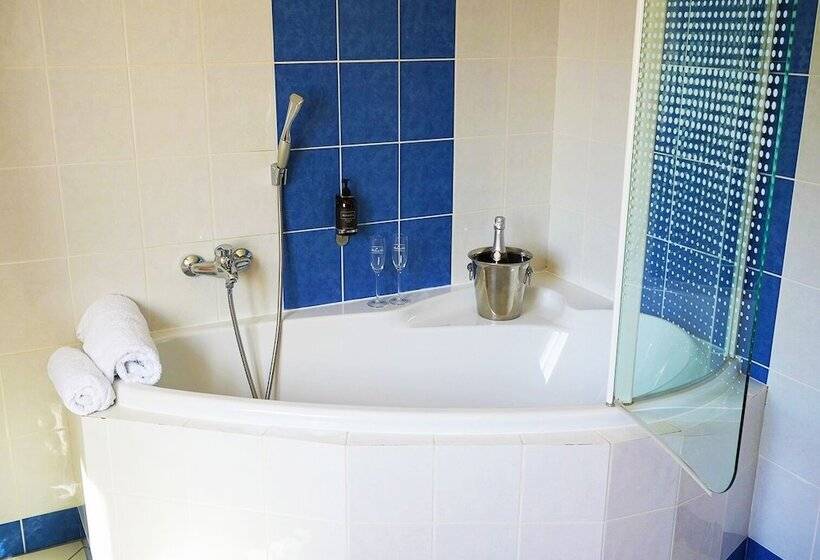 Pokój Standard, Baltaci U Nahonu