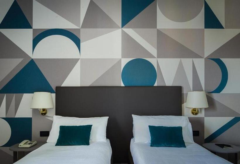 חדר סופריור, Beatrice