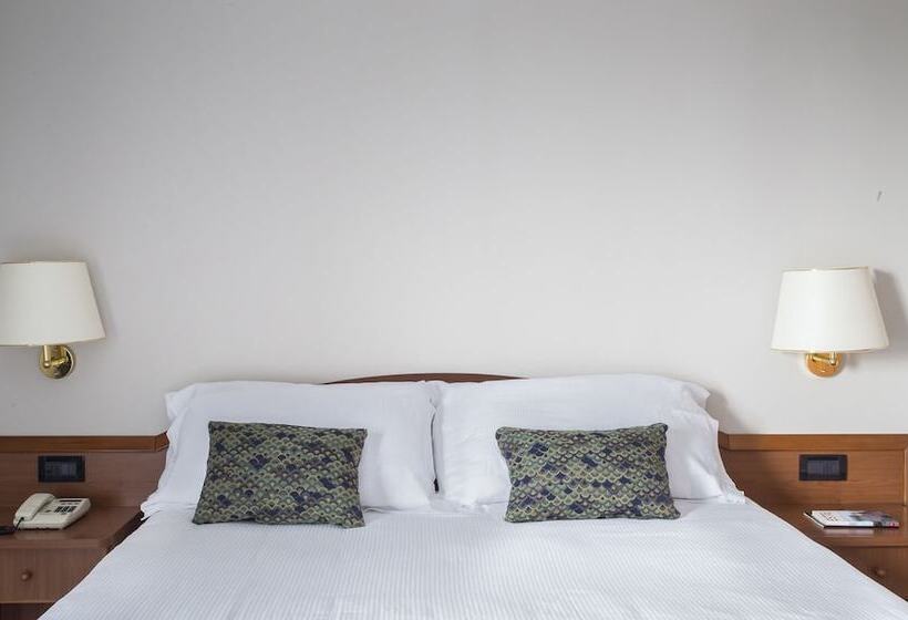 חדר סטנדרט, Beatrice