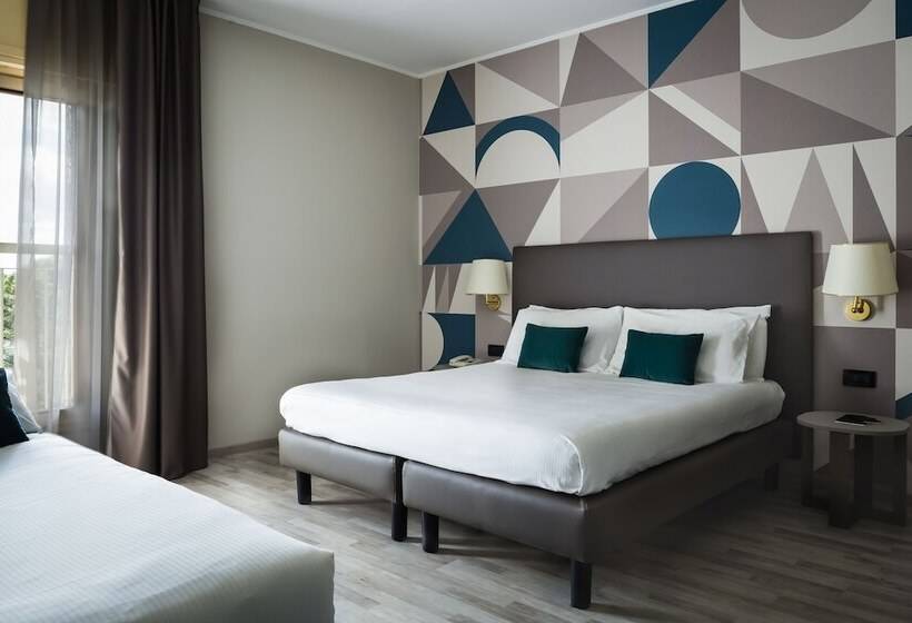 חדר סופריור, Beatrice