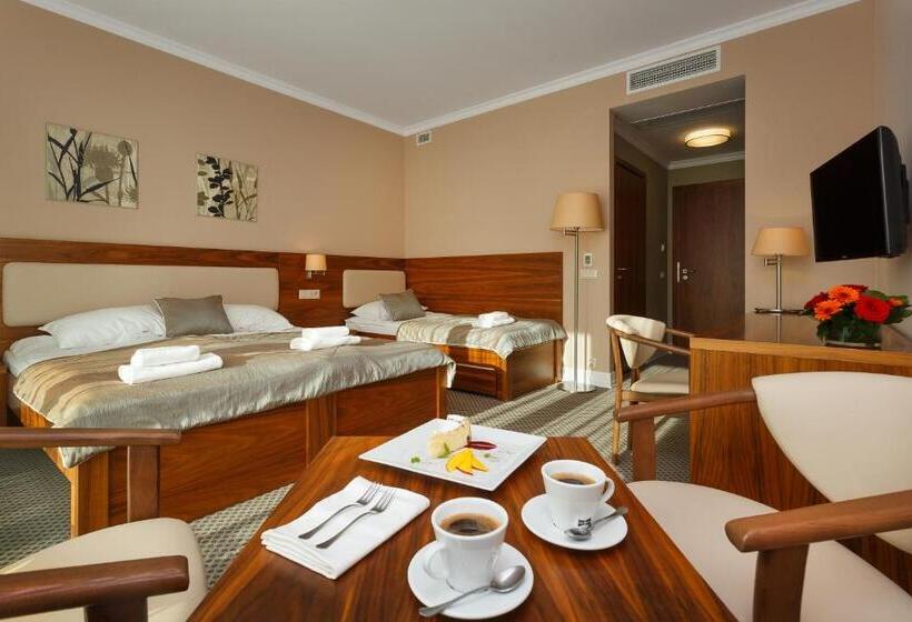 Номер Стандарт Трехместный, Best Western Jurata