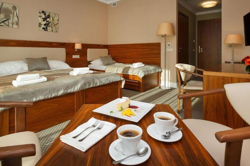 Номер Стандарт Трехместный, Best Western Jurata