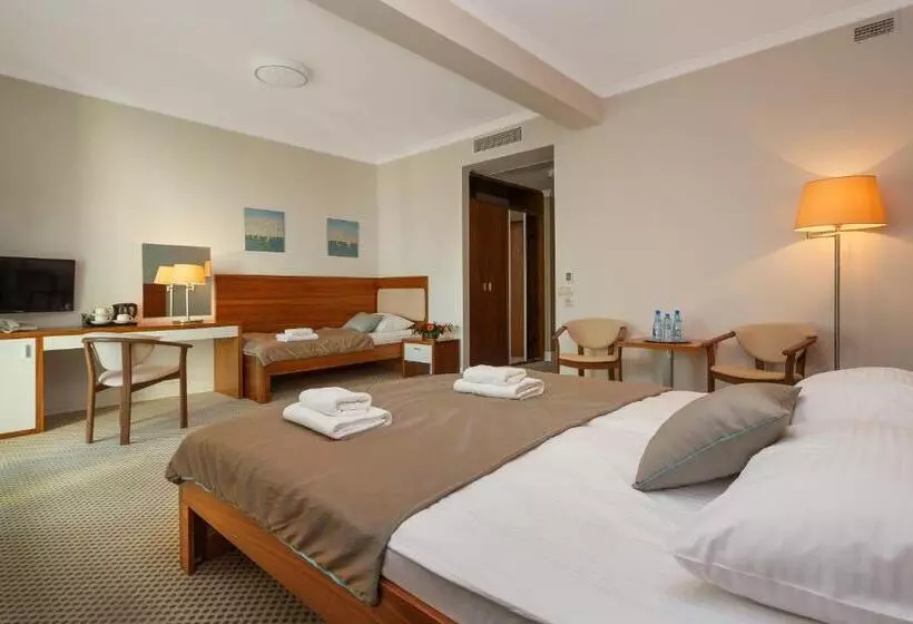Superior Kolmen Hengen Huone, Best Western Jurata