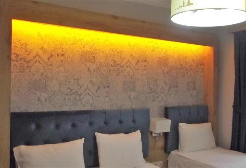 اتاق خانوادگی, Miss City Hotel Taksim