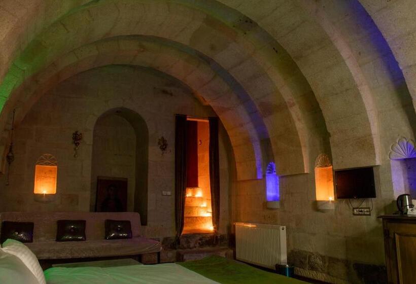 غرفة قياسية ثلاثية, Cave Art