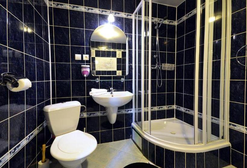 Standard Szoba, Central