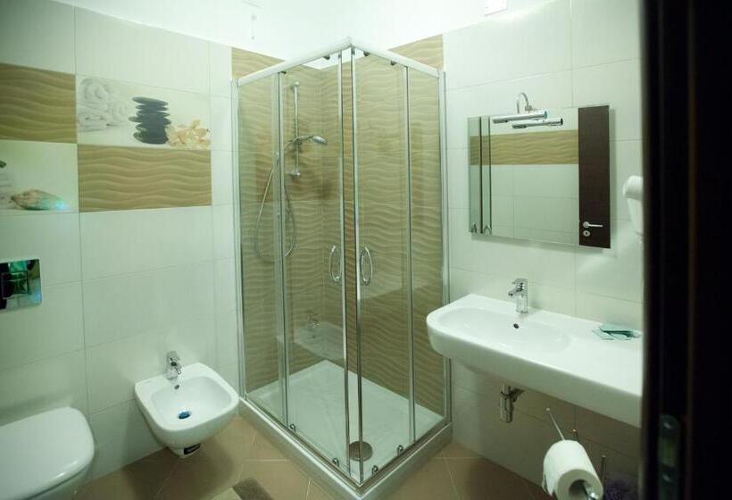 חדר סטנדרט, Cliché