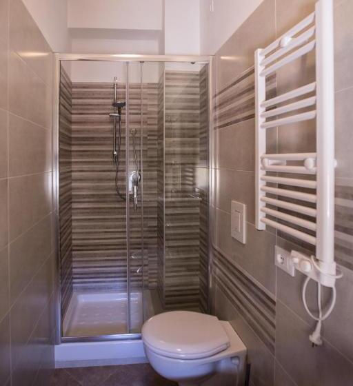 חדר סטנדרט, Cliché