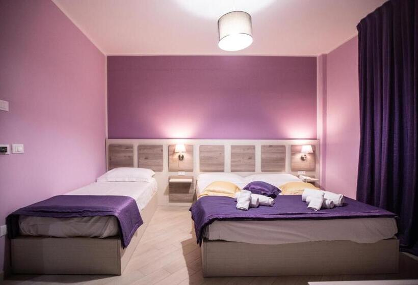 חדר סטנדרט לשלושה, Cliché