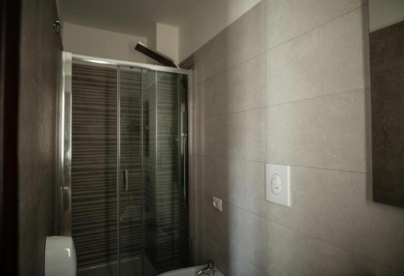 חדר סופריור, Cliché