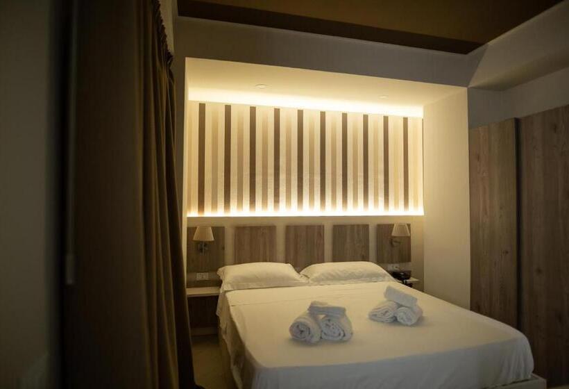 חדר סופריור, Cliché