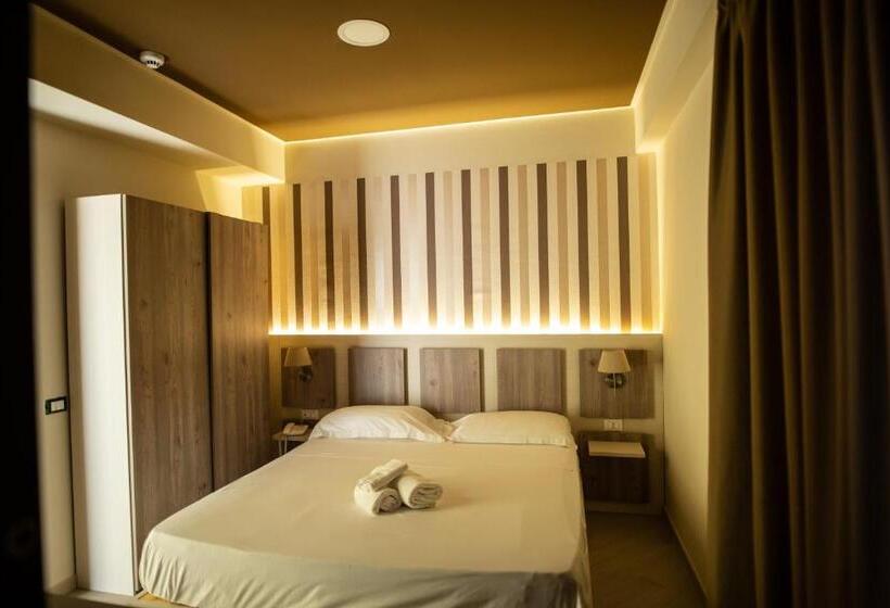 חדר סופריור, Cliché