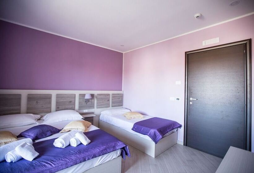 חדר סטנדרט לשלושה, Cliché