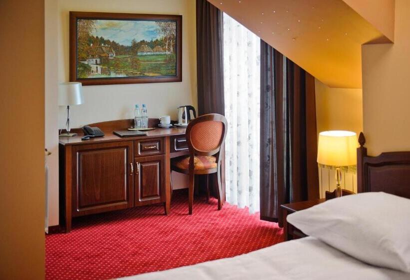 スタンダードシングルルーム, Dworek Skawiński