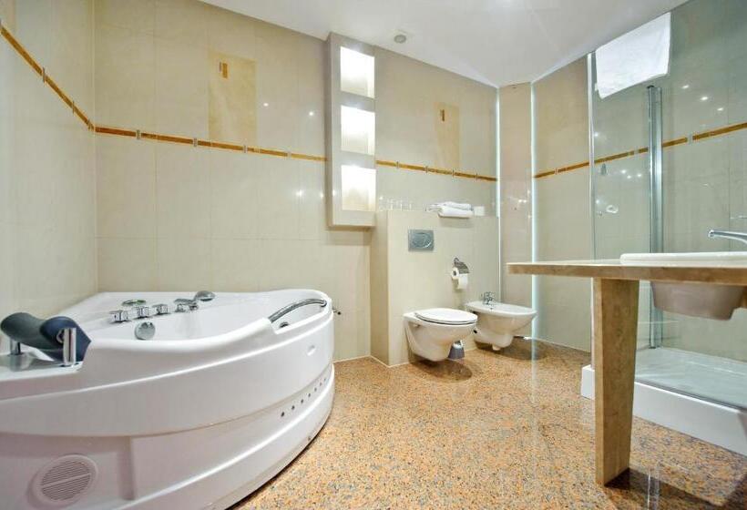 スイート, Dworek Skawiński