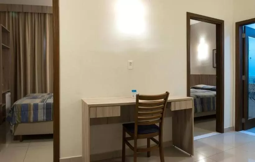 Deluxe Neljän Hengen Huone, Estação 101 Itajaí
