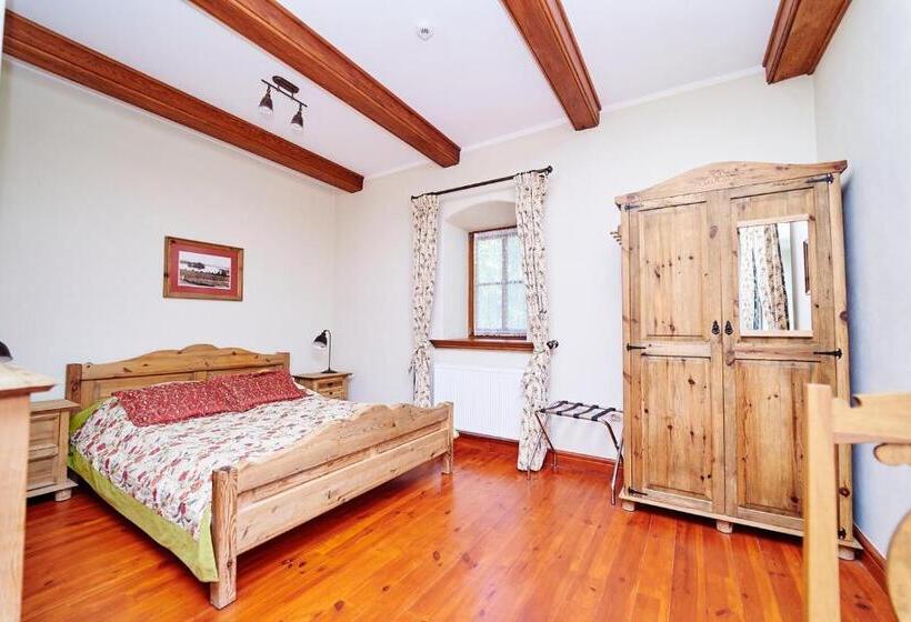 ファミリールーム, Folwark Hutta