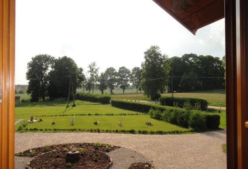 スタンダードルーム, Folwark Hutta