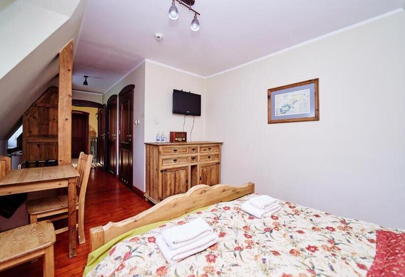 スタンダードルーム, Folwark Hutta