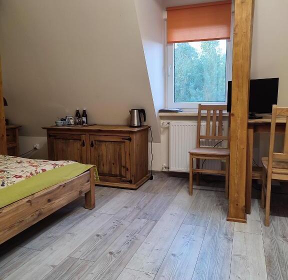 スタンダードルーム, Folwark Hutta