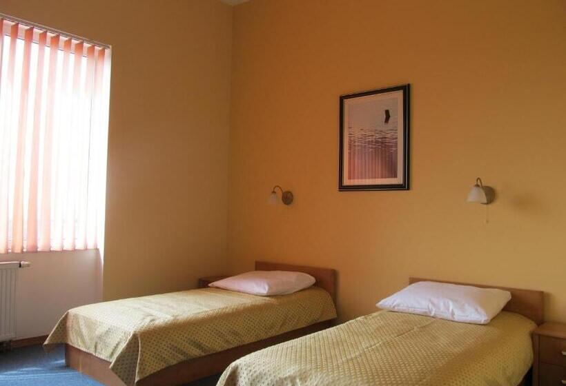 标准间, Noclegi Apro