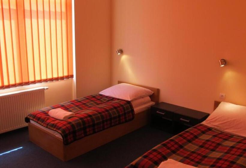 古典房间, Noclegi Apro