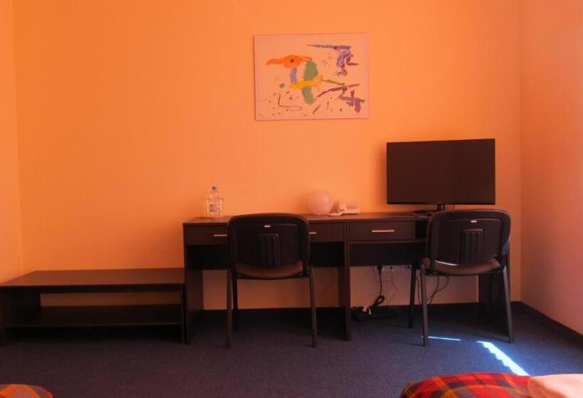 古典房间, Noclegi Apro