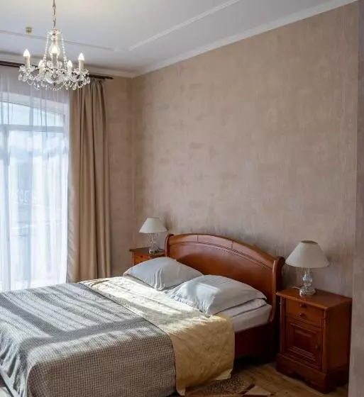 Juniorsviitti, Palace Ukraine