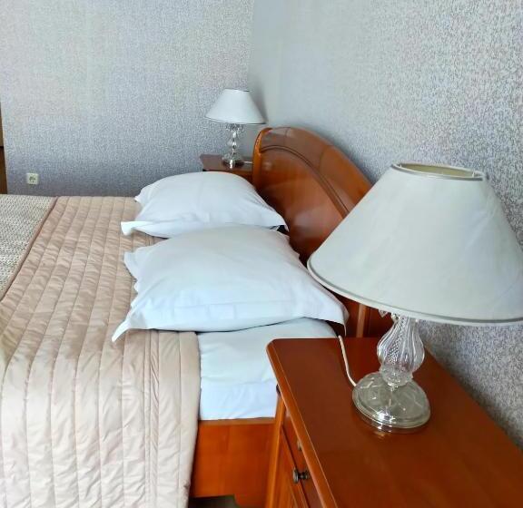 سوییت جونیور, Palace Ukraine