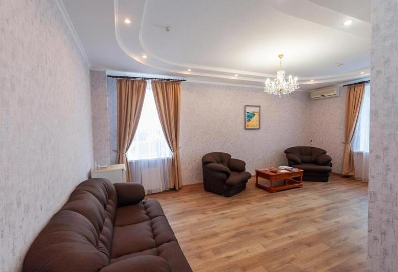 سوییت, Palace Ukraine
